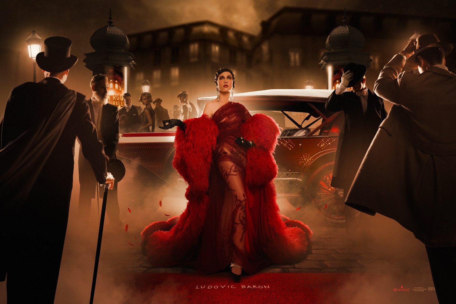 « Mistinguett arrive au Moulin Rouge », photographie d'art de Ludovic Baron